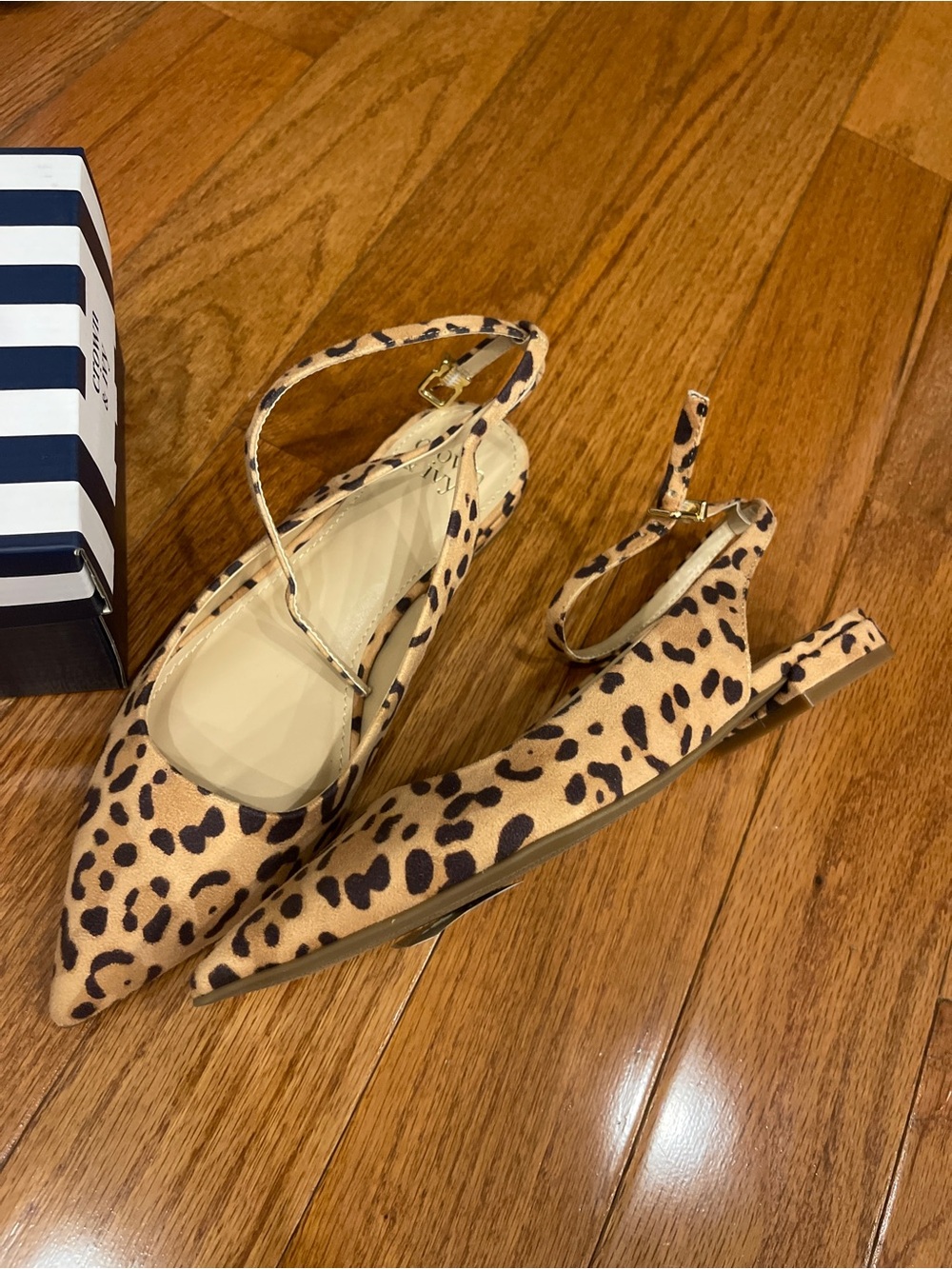Crown & Ivy Women's Parker Leopard Animal Print Flats Size 6 NEW